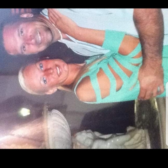 Cold Shoulder lightweight sweater - Picture 5 of 5